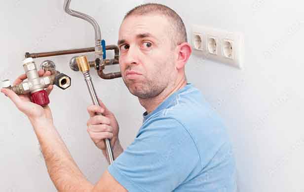 a man posing as an irish plumber in chicago.