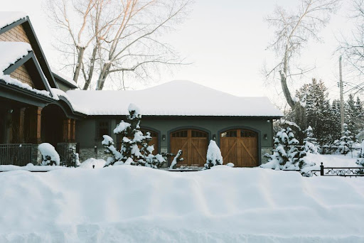 outdoor maintenance tasks are important before winter.