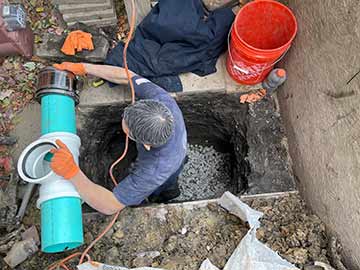 sewer line repair plumbers.