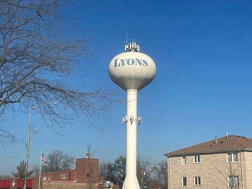 town of lyons illinois water tower.