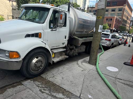 Vacuum Truck Pumping in Chicago, IL vacuum truck pumping chicago illinois